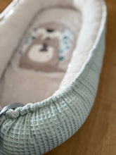 Lade das Bild in den Galerie-Viewer, Babynest Otter