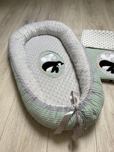 Lade das Bild in den Galerie-Viewer, Babynest Pinguin mit Decke