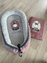 Lade das Bild in den Galerie-Viewer, Babynest Esel mit Decke