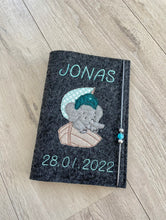 Lade das Bild in den Galerie-Viewer, U-Heft Hülle Elefant im Boot