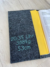 Lade das Bild in den Galerie-Viewer, U-Heft Hülle Elefant im Boot