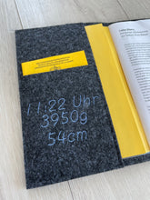 Lade das Bild in den Galerie-Viewer, U-Heft Hülle Robbe