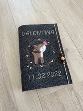 Lade das Bild in den Galerie-Viewer, U-Heft Hülle Reh