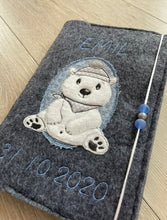 Lade das Bild in den Galerie-Viewer, U-Heft Hülle Eisbär