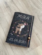 Lade das Bild in den Galerie-Viewer, U-Heft Hülle Reh